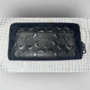 Coach Accordion Zip Wallet In Signature